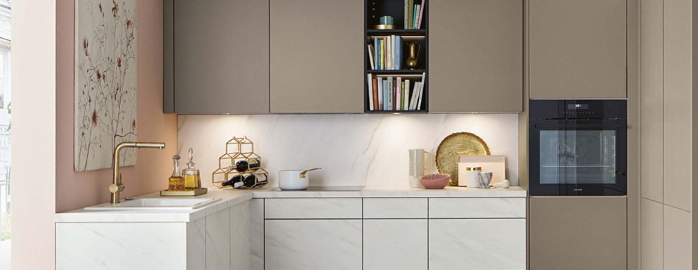 Backofen auf Hüfthöhe um Bücken zu vermeiden und die Küche ergonomischer zu gestalten. – Küche kaufen in Langwedel