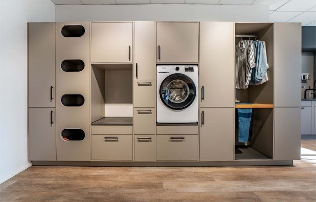 Haushaltsschrank im Küchenstudio in Langwedel.